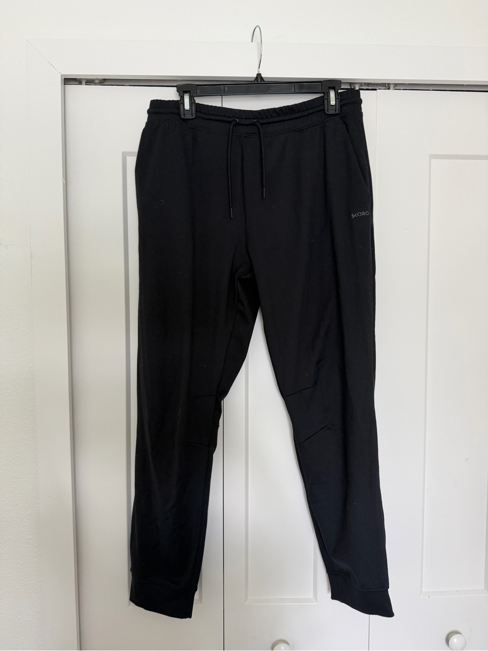 Skora Men's Black Athletic Jogger Pants - Comfortable Drawstring Waist